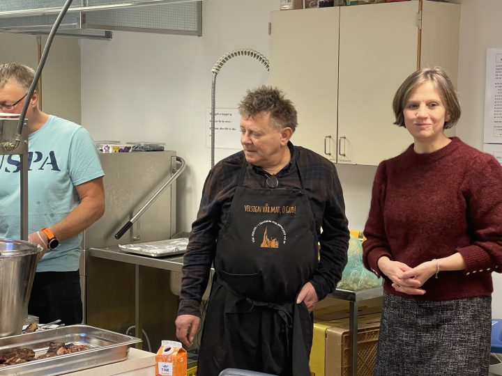 Minister besøk hos Mat onna bronå. 
